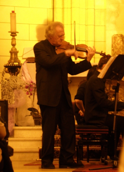 Bruno Pasquier - Altiste (l'un des meilleurs au monde)<br>
Les concerts de midi en Sorbonne, celui du 3 avril (Bruno Pasquier à l'alto et Dominique Plancade au piano) a eu lieu exceptionnellement à Notre-Dame du Liban.